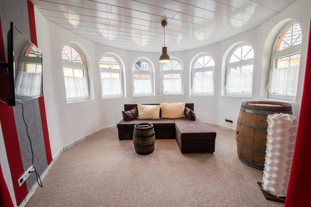 Weinschloesschen Im Weingut Roos Hotel Ilbesheim Buitenkant foto